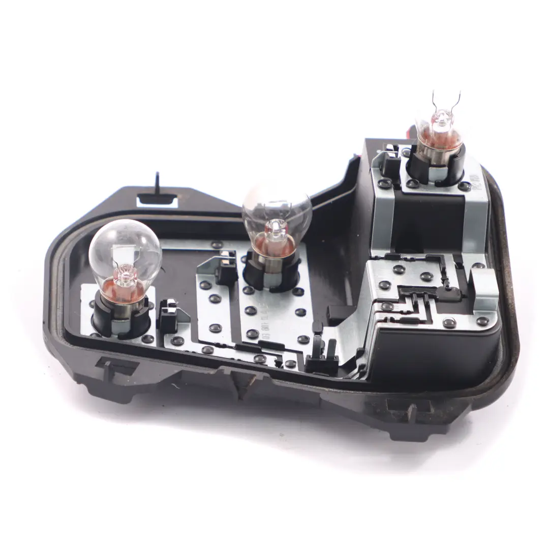 Porta lámparas BMW F20 F21 LCI Panel Lateral Trasero Izquierdo para con número de pieza 7424495 Porta lámparas BMW F20 F21 LCI Panel Lateral Trasero Izquierdo - SKU 7424495-1 - Número de pieza 7424495