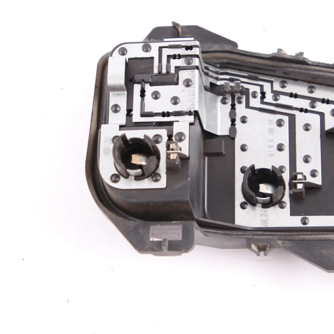  Presa corrente BMW F20 F21 LCI Pannello laterale Posteriore Sinistro - SKU 7424495-1 - Numero di parte 7424495