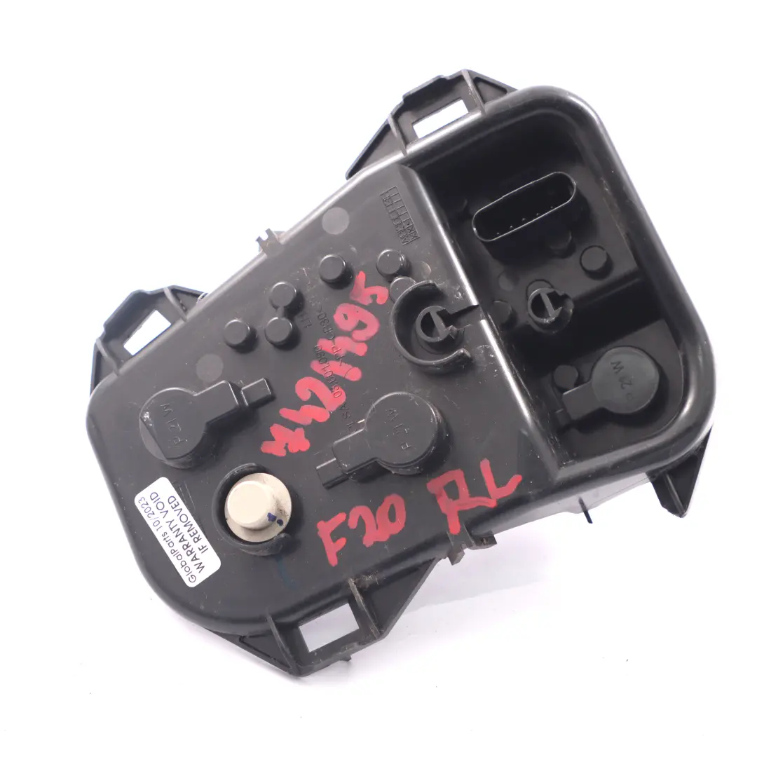  Presa corrente BMW F20 F21 LCI Pannello laterale Posteriore Sinistro - SKU 7424495-1 - Numero di parte 7424495