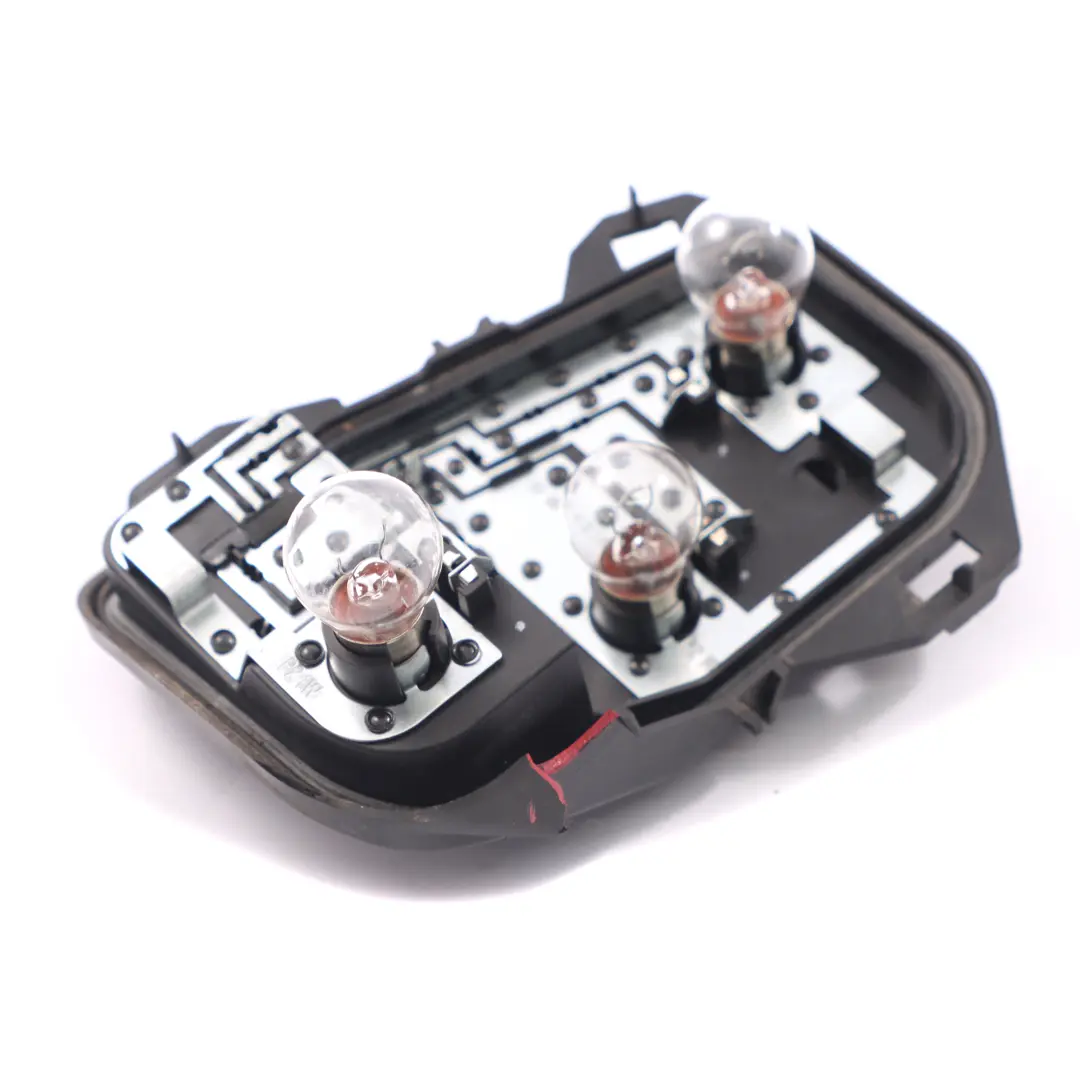 Mocowanie Gniazdo Żarówek Lewy Tył do BMW F20 F21 LCI o numerze 7424495 BMW F20 F21 LCI Mocowanie Gniazdo Żarówek Lewy Tył - SKU 7424495-1 - Numer Części 7424495