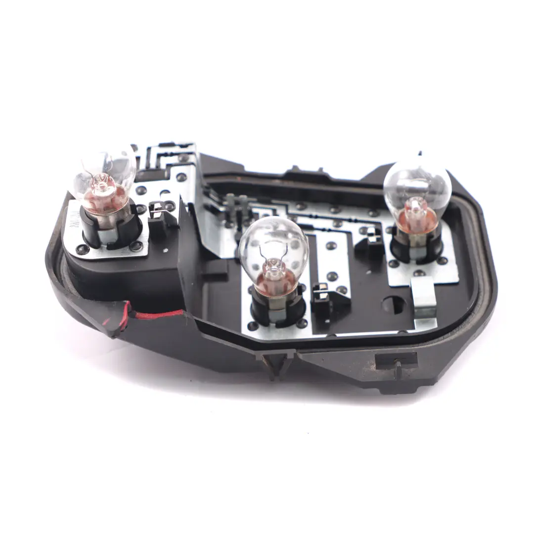  Presa corrente BMW F20 F21 LCI Pannello laterale Posteriore Sinistro - SKU 7424495-1 - Numero di parte 7424495