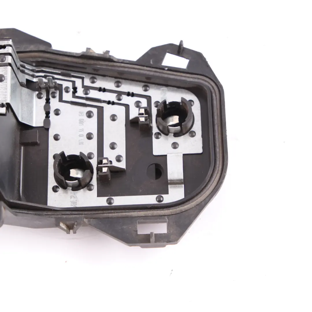 Portalámparas BMW F20 F21 LCI Panel Lateral Trasero Izquierdo para con número de pieza 7424495 Portalámparas BMW F20 F21 LCI Panel Lateral Trasero Izquierdo - SKU 7424495 - Número de pieza 7424495