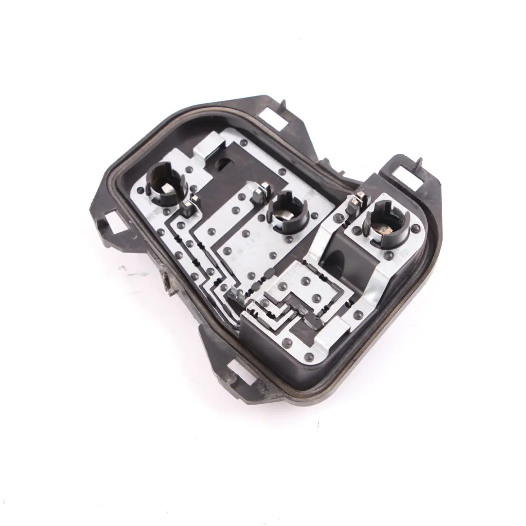 Portalámparas BMW F20 F21 LCI Panel Lateral Trasero Izquierdo para con número de pieza 7424495 Portalámparas BMW F20 F21 LCI Panel Lateral Trasero Izquierdo - SKU 7424495 - Número de pieza 7424495