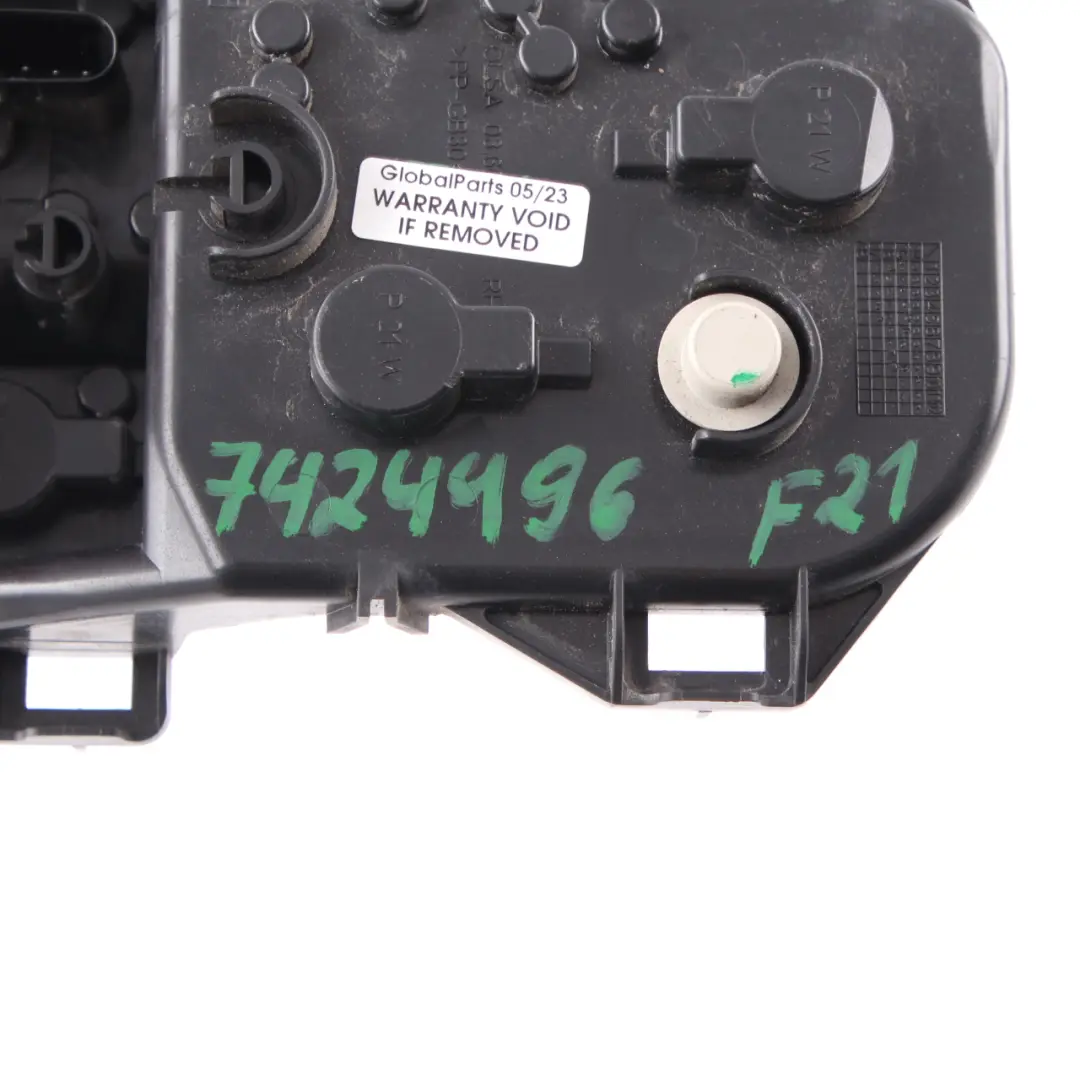 Douille support d'ampoule lampe latéral arrière droit pour BMW F20 F21 LCI à propos du numéro de pièce 7424496 BMW F20 F21 LCI Douille support d'ampoule lampe latéral arrière droit - SKU 7424496 - Numéro de pièce 7424496