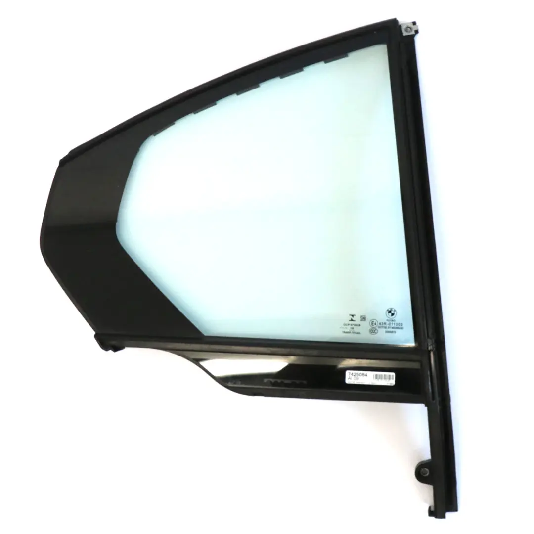 Vitre de Quartier Latérale Fixe Vitrage Arrière Droit AS2 pour BMW G20 à propos du numéro de pièce 7425084 BMW G20 Vitre de Quartier Latérale Fixe Vitrage Arrière Droit AS2 - SKU 7425084 - Numéro de pièce 7425084