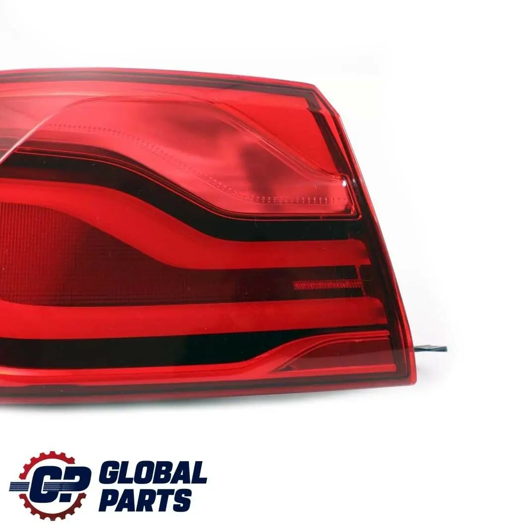Luz Trasera En El Panel Lateral Izquierdo para BMW F32 F82 LCI M4 con número de pieza 7426055 BMW F32 F82 LCI M4 Luz Trasera En El Panel Lateral Izquierdo - SKU 7426055 - Número de pieza 7426055