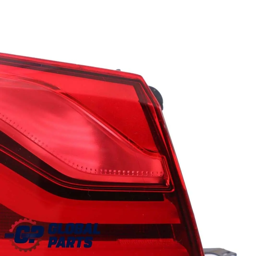 BMW F32 F82 LCI M4 Feu arrière dans le panneau latéral gauche - SKU 7426055 - Numéro de pièce 7426055