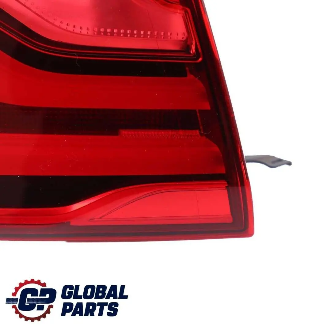 BMW F32 F82 LCI M4 Feu arrière dans le panneau latéral gauche - SKU 7426055 - Numéro de pièce 7426055