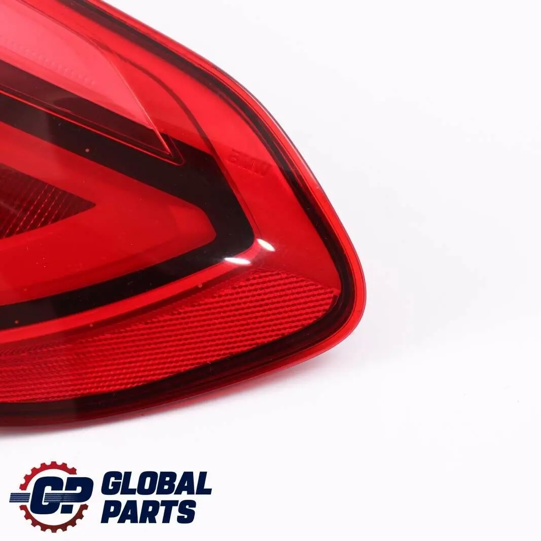 Feu arrière dans le panneau latéral droit pour BMW F32 F82 LCI M4 à propos du numéro de pièce 7426056 BMW F32 F82 LCI M4 Feu arrière dans le panneau latéral droit - SKU 7426056 - Numéro de pièce 7426056