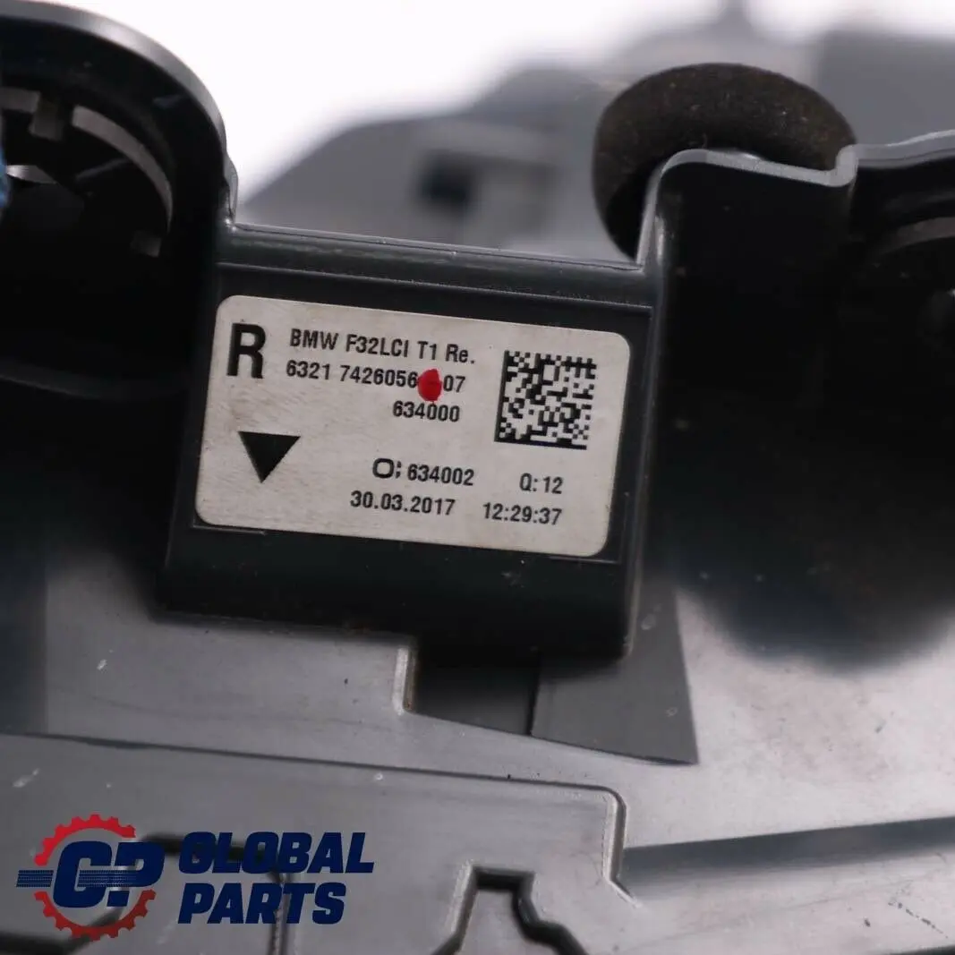 Feu arrière dans le panneau latéral droit pour BMW F32 F82 LCI M4 à propos du numéro de pièce 7426056 BMW F32 F82 LCI M4 Feu arrière dans le panneau latéral droit - SKU 7426056 - Numéro de pièce 7426056