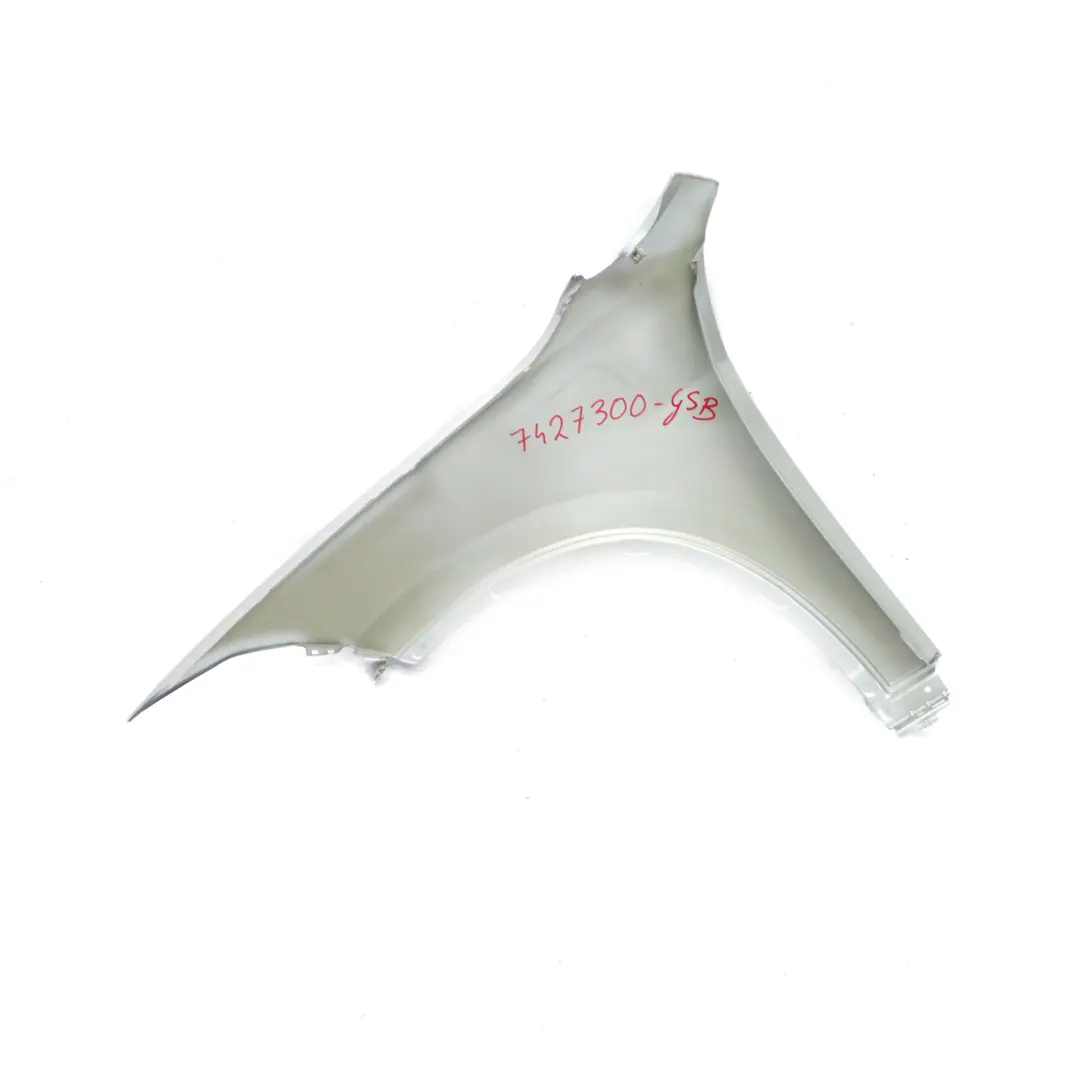 Panel Lateral Guardabarros Delantero Derecho Glacier Silver - A83 para BMW X1 F48 con número de pieza 7427300 BMW X1 F48 Panel Lateral Guardabarros Delantero Derecho Glacier Silver - A83 - SKU 7427300-GSB - Número de pieza 7427300