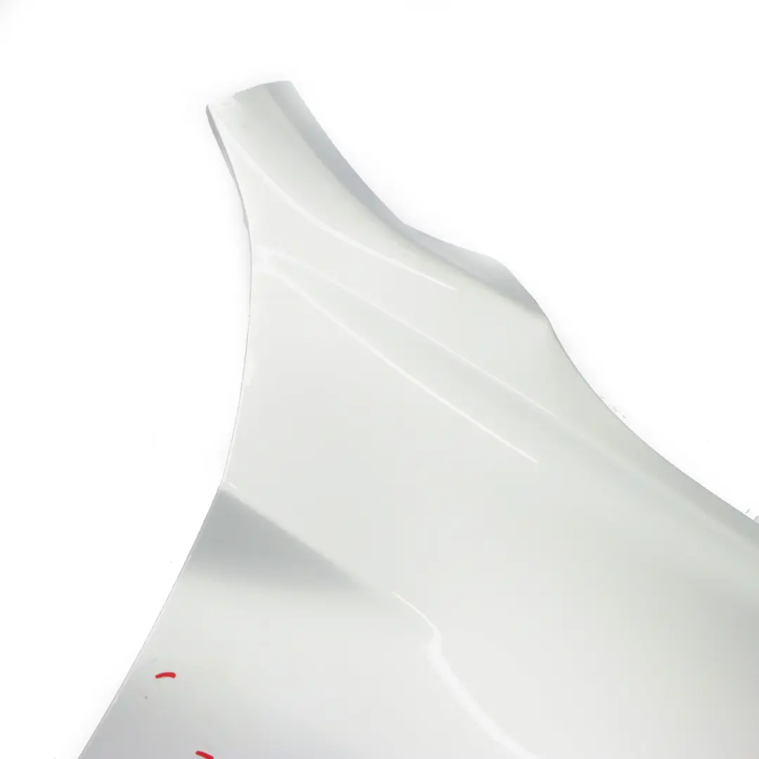 Pannello laterale parafango anteriore destro Glacier Silver - A83 per BMW X1 F48 con numero di parte 7427300 BMW X1 F48 Pannello laterale parafango anteriore destro Glacier Silver - A83 - SKU 7427300-GSB - Numero di parte 7427300