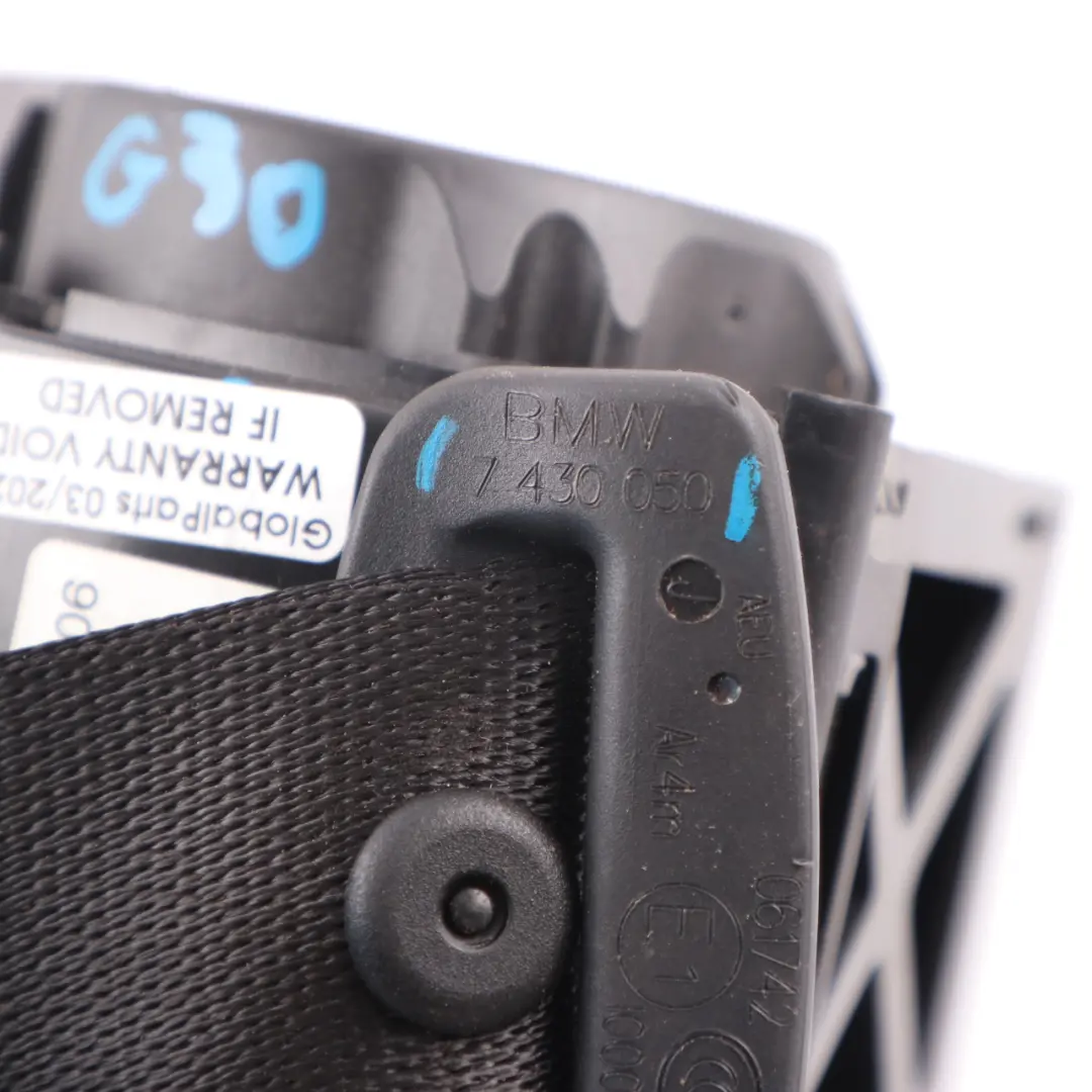  Cintura sicurezza BMW G30 F90 M5 posteriore centrale superiore Nero - SKU 7430050 - Numero di parte 7430050