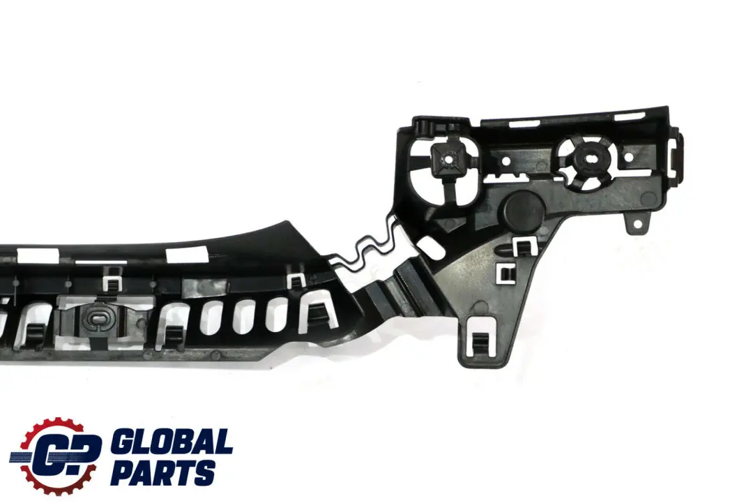 Embellecedor guía central parachoques trasero para BMW F32 F33 F36 LCI con número de pieza 7432637 BMW F32 F33 F36 LCI Embellecedor guía central parachoques trasero - SKU 7432637 - Número de pieza 7432637