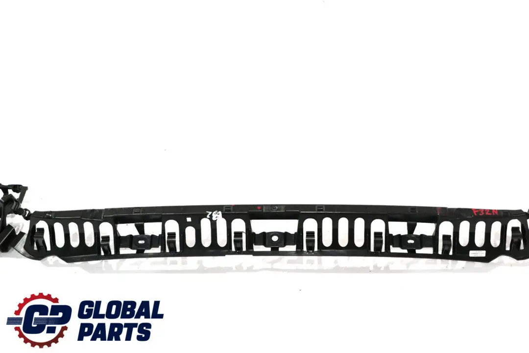 Embellecedor guía central parachoques trasero para BMW F32 F33 F36 LCI con número de pieza 7432637 BMW F32 F33 F36 LCI Embellecedor guía central parachoques trasero - SKU 7432637 - Número de pieza 7432637