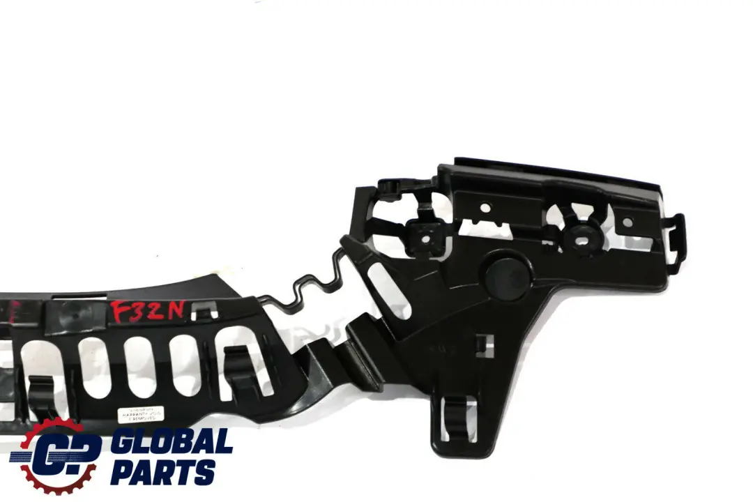 BMW F32 F33 F36 LCI Fixation du guide central du pare-chocs arrière - SKU 7432637 - Numéro de pièce 7432637