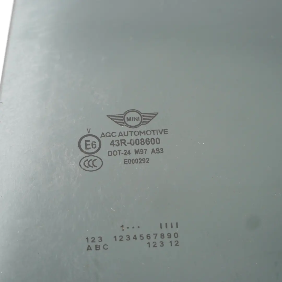 Finestrino Porta Vetro Posteriore Sinistro AS3 SSG per Mini F60 Countryman con numero di parte 7433093 Mini F60 Countryman Finestrino Porta Vetro Posteriore Sinistro AS3 SSG - SKU 7433093 - Numero di parte 7433093