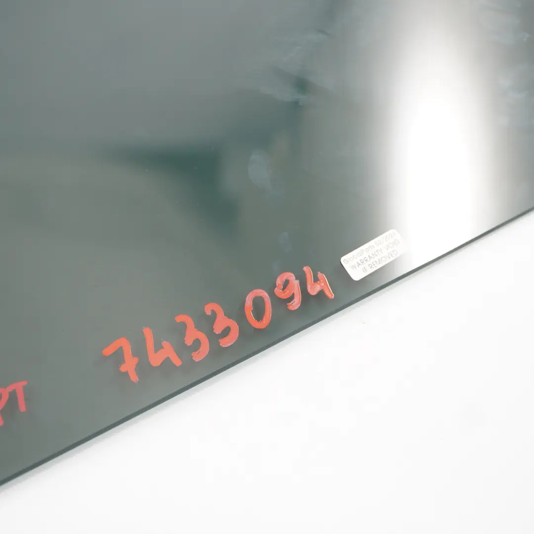 Szyba Drzwi Prawy Tył AS3 Czarna do Mini Countryman F60 o numerze 7433094 Mini Countryman F60 Szyba Drzwi Prawy Tył AS3 Czarna - SKU 7433094 - Numer Części 7433094