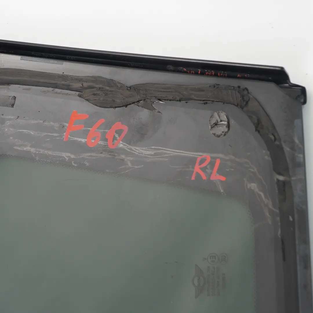 Ventana Lateral Cristal Trasero Izquierdo AS3 Negro para Mini Countryman F60 con número de pieza 7433095 Mini Countryman F60 Ventana Lateral Cristal Trasero Izquierdo AS3 Negro - SKU 7433095 - Número de pieza 7433095