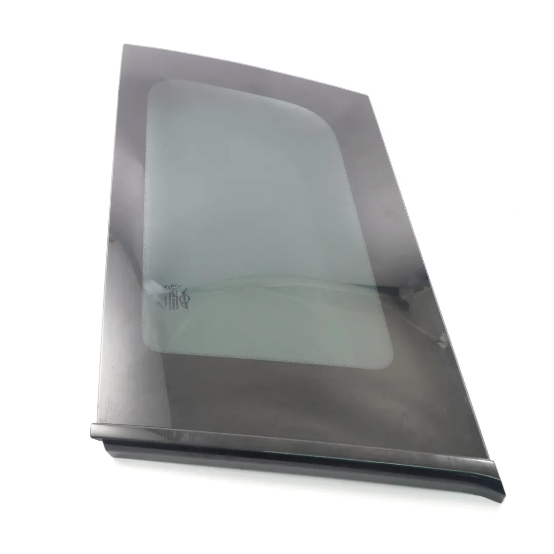 Cristal de ventana lateral trasera derecha AS3 Negro para Mini Countryman F60 con número de pieza 7433096 Mini Countryman F60 Cristal de ventana lateral trasera derecha AS3 Negro - SKU 7433096 - Número de pieza 7433096