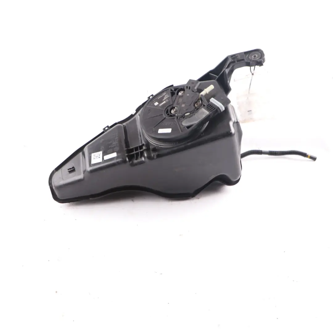 Zbiornik Adblue do BMW F30 F31 F32 F33 F34 F36 LCI o numerze 7433648 BMW F30 F31 F32 F33 F34 F36 LCI Zbiornik Adblue - SKU 7433648 - Numer Części 7433648