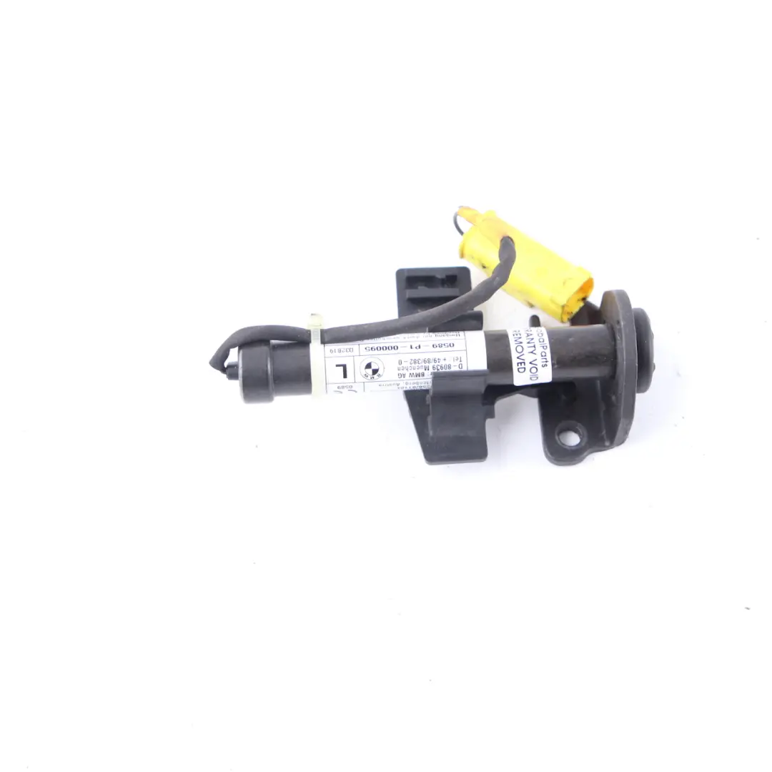 Attuatore cofano motore Cerniera protezione pedoni sinistra per BMW G30 G31 con numero di parte 7435797 BMW G30 G31 Attuatore cofano motore Cerniera protezione pedoni sinistra - SKU 7435797 - Numero di parte 7435797