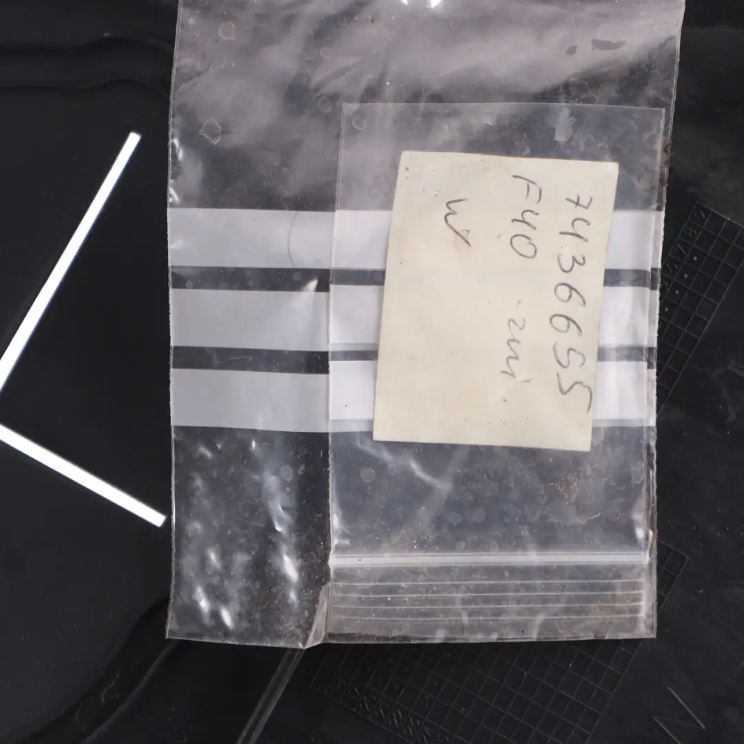 Sinistra Rivestimento Pannello Scudo Sottoscocca 8066011 per BMW F80 M3 F82 M4 con numero di parte 7436655 BMW F80 M3 F82 M4 Sinistra Rivestimento Pannello Scudo Sottoscocca 8066011 - SKU 7436655 - Numero di parte 7436655