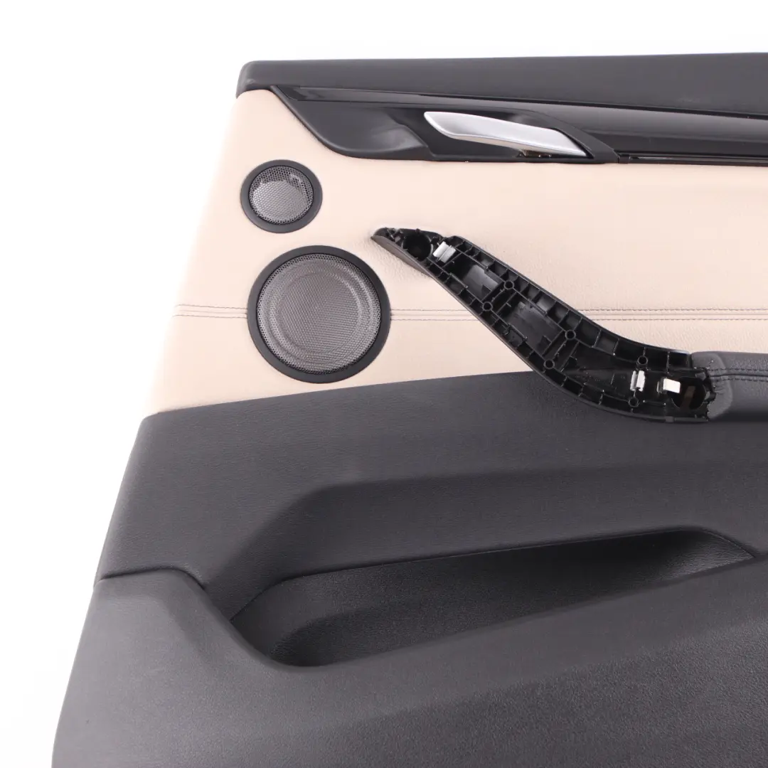 Panel La Tarjeta Puerta Trasera Derecha Panelling Cuero Oyster para BMW X1 F48 con número de pieza 7438114 BMW X1 F48 Panel La Tarjeta Puerta Trasera Derecha Panelling Cuero Oyster - SKU 7438114 - Número de pieza 7438114