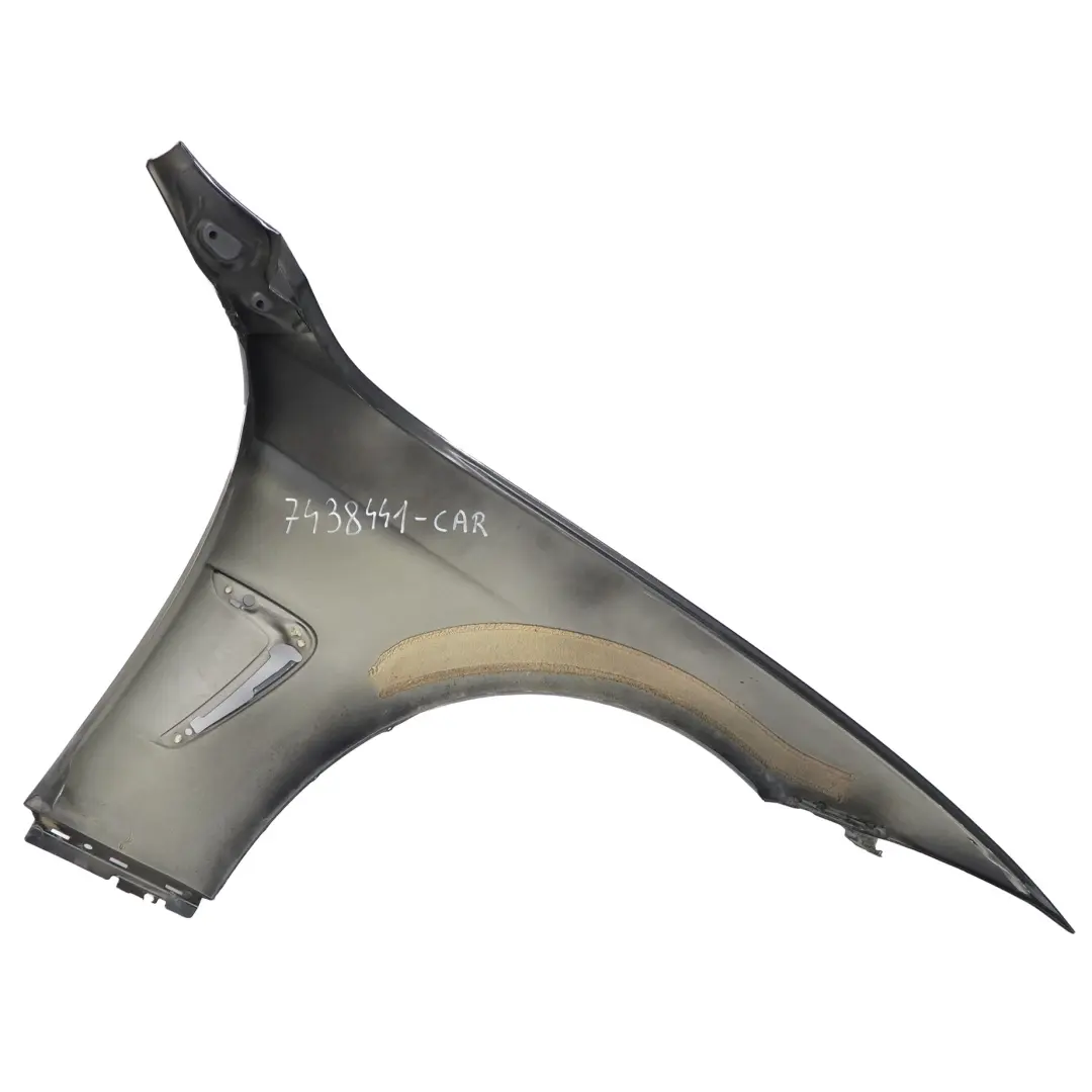 Pannello parafango anteriore sinistro Nero Carbonio - 416 per BMW F32 F33 con numero di parte 7438441 BMW F32 F33 Pannello parafango anteriore sinistro Nero Carbonio - 416 - SKU 7438441-CAR - Numero di parte 7438441