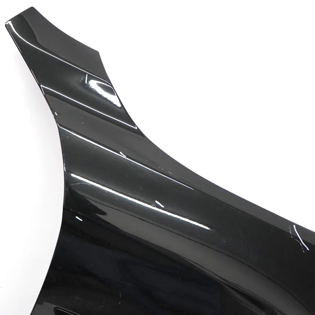 parafango anteriore destro Black Sapphire Metallic - 475 per BMW F32 F33 con numero di parte 7438442 BMW F32 F33 parafango anteriore destro Black Sapphire Metallic - 475 - SKU 7438442-BS - Numero di parte 7438442