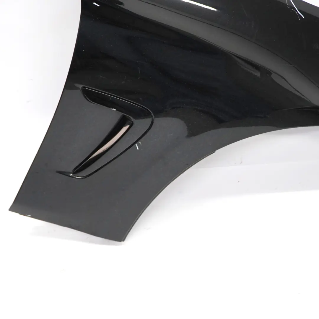 Błotnik Prawy Przedni Black Sapphire Czarny Metalik - 475 do BMW F32 F33 o numerze 7438442 BMW F32 F33 Błotnik Prawy Przedni Black Sapphire Czarny Metalik - 475 - SKU 7438442-BS - Numer Części 7438442