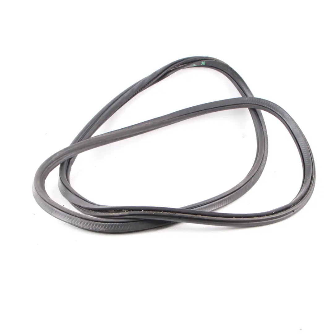 Seal Boot Trunk Lid Sealing Strip para BMW i3 I01 Tailgate con número de pieza 7439016 BMW i3 I01 Tailgate Seal Boot Trunk Lid Sealing Strip - SKU 7439016 - Número de pieza 7439016