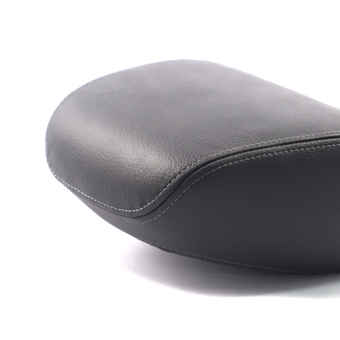 Appui-tête de siège BMW F45 F48 Couvre-appui-tête avant en cuir noir perforé pour à propos du numéro de pièce 7441276 Appui-tête de siège BMW F45 F48 Couvre-appui-tête avant en cuir noir perforé - SKU 7441276 - Numéro de pièce 7441276