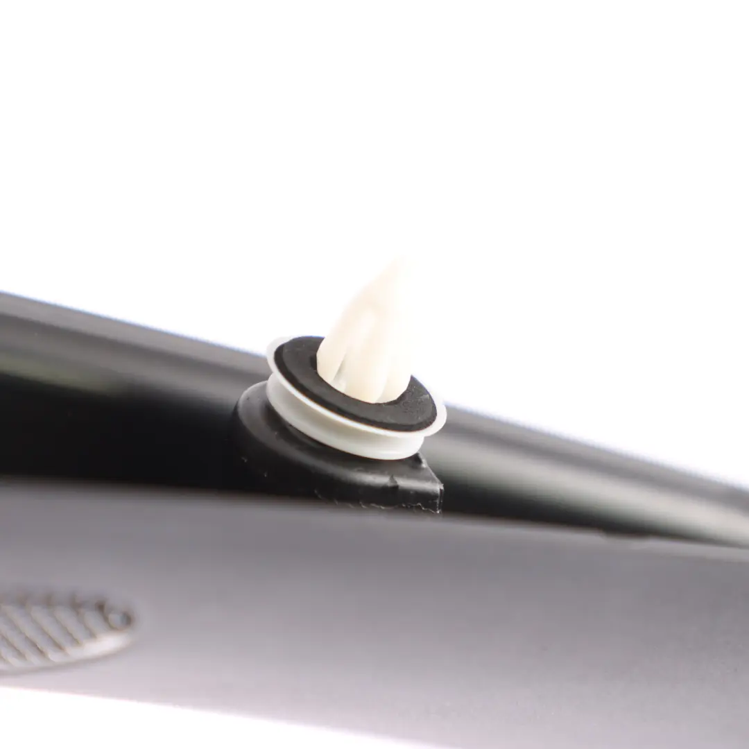 BMW F46 Moulure d'angle de porte avant intérieur gauche Speaker Cover 7349815 - SKU 7442197 - Numéro de pièce 7442197