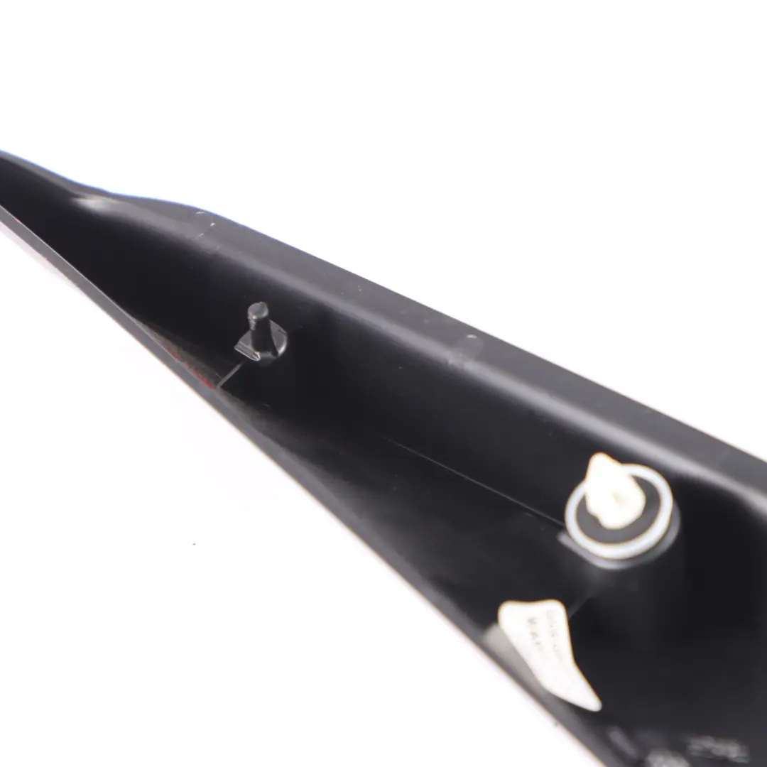 Modanatura angolo porta anteriore interno destro altoparlante 7349816 per BMW F46 con numero di parte 7442197 BMW F46 Modanatura angolo porta anteriore interno destro altoparlante 7349816 - SKU 7442198 - Numero di parte 7442197