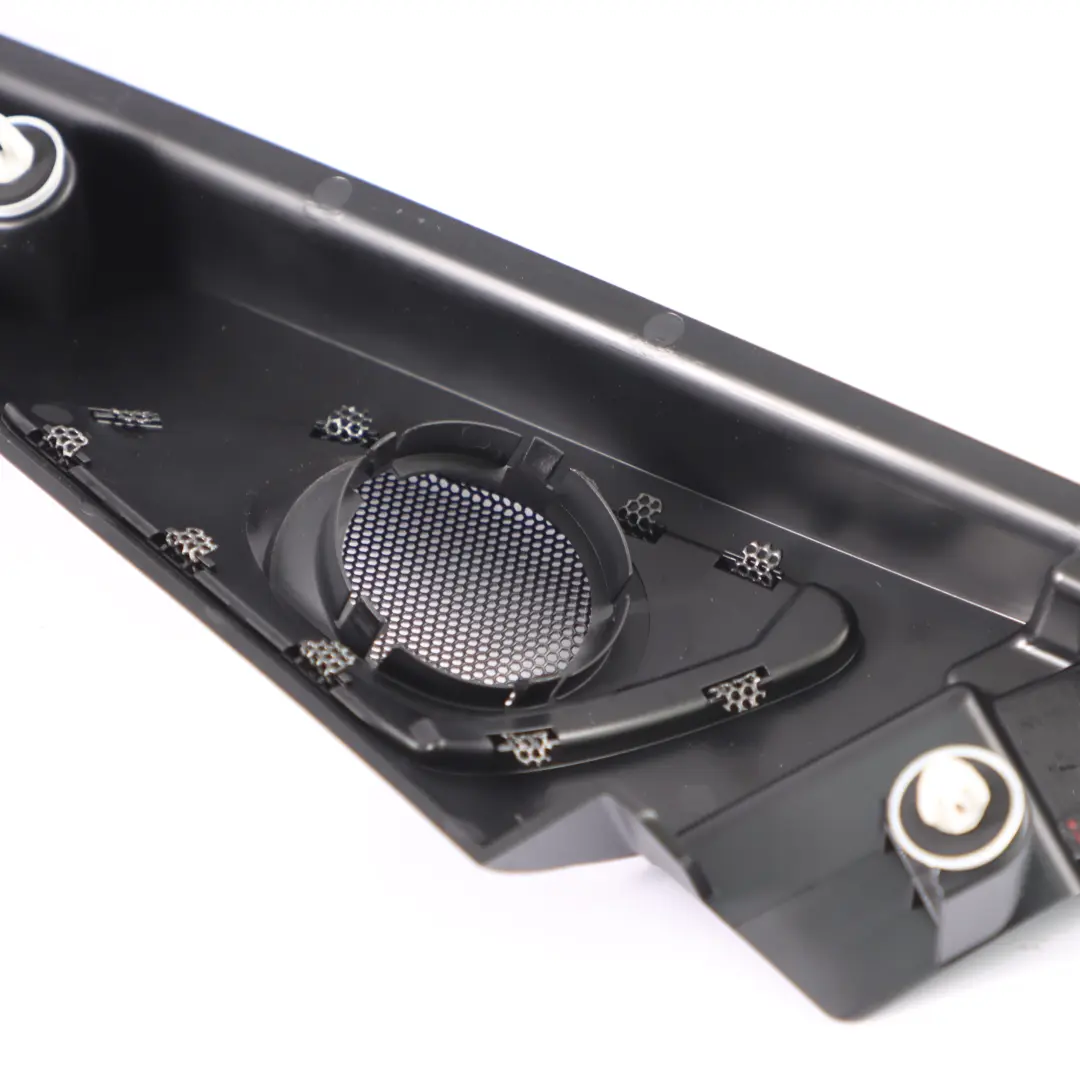 Puerta Delantera Moldura Interior Derecho Altavoz Cubierta 7349816 para BMW F46 con número de pieza 7442197 BMW F46 Puerta Delantera Moldura Interior Derecho Altavoz Cubierta 7349816 - SKU 7442198 - Número de pieza 7442197