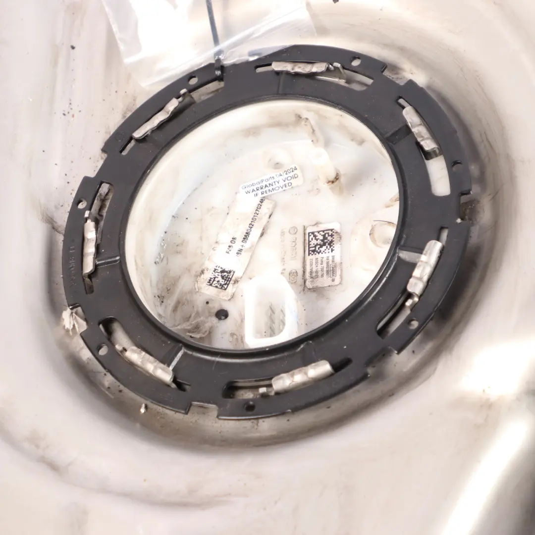 Complete Fuel Tank Container 35L to Fuel Tank BMW F45 Mini F60 Hybrid with Part number 7444931 Fuel Tank BMW F45 Mini F60 Hybrid Complete Fuel Tank Container 35L - SKU 7444931 - Part number 7444931