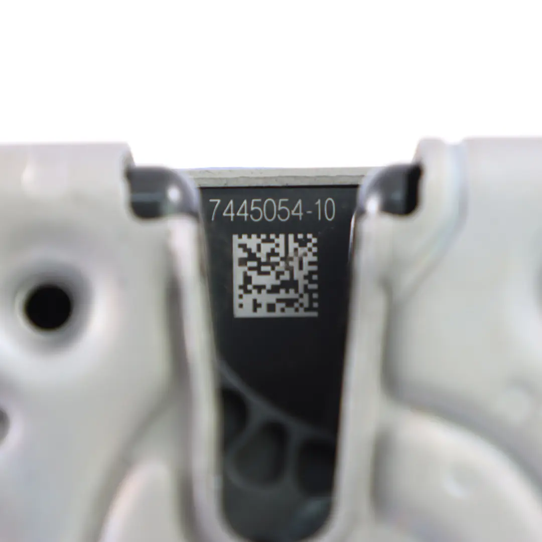 Zamek Drzwi Tylnch Prawych do BMW F40 G20 G21 G28 G80 M3 o numerze 7445054 BMW F40 G20 G21 G28 G80 M3 Zamek Drzwi Tylnch Prawych - SKU 7445054 - Numer Części 7445054