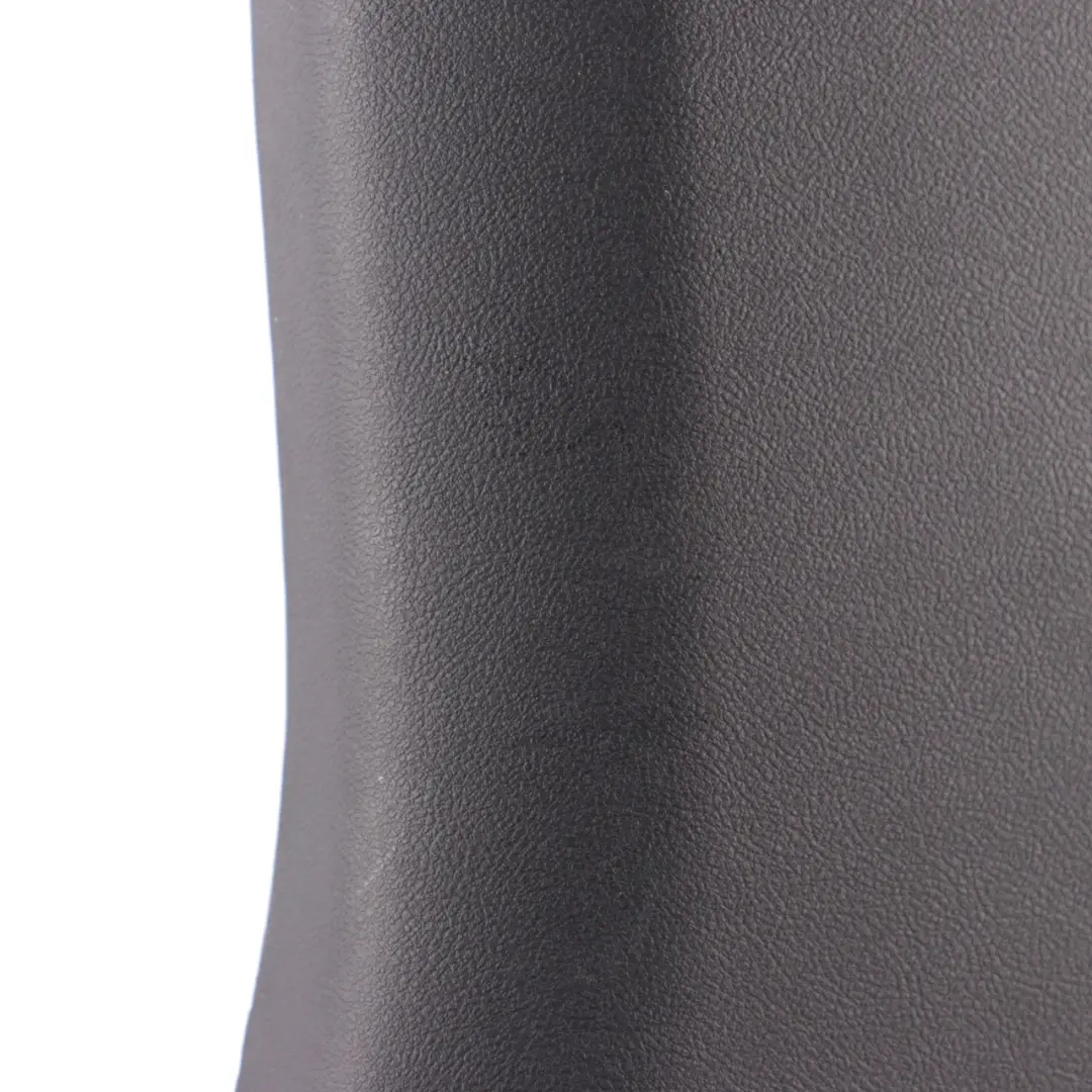 Tapa Panel Recorte Pilar Inferior Columna B Derecha Negro 7396432 para BMW X3 G01 con número de pieza 7446734 BMW X3 G01 Tapa Panel Recorte Pilar Inferior Columna B Derecha Negro 7396432 - SKU 7446734 - Número de pieza 7446734