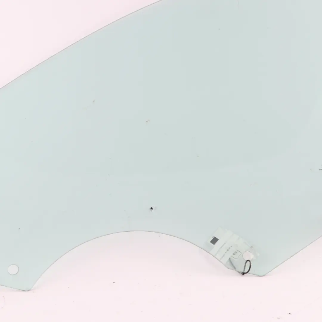 Ventana BMW F40 Lateral Puerta Derecha Cristal Acristalamiento Verde AS2 para con número de pieza 7448060 Ventana BMW F40 Lateral Puerta Derecha Cristal Acristalamiento Verde AS2 - SKU 7448060 - Número de pieza 7448060