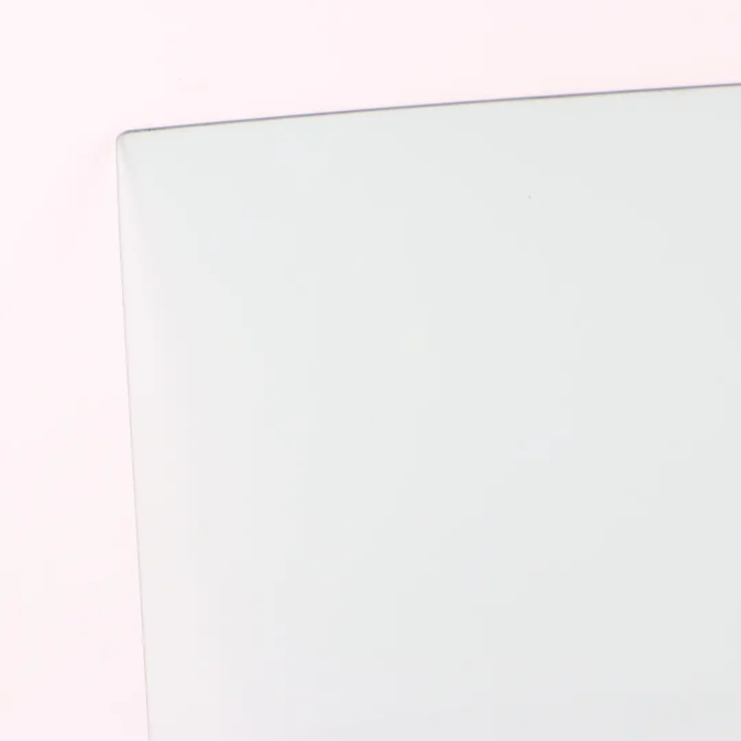 Szyba Boczna Drzwi Tył Prawy Tylna Prawa do BMW F40 o numerze 7448062 BMW F40 Szyba Boczna Drzwi Tył Prawy Tylna Prawa - SKU 7448062 - Numer Części 7448062