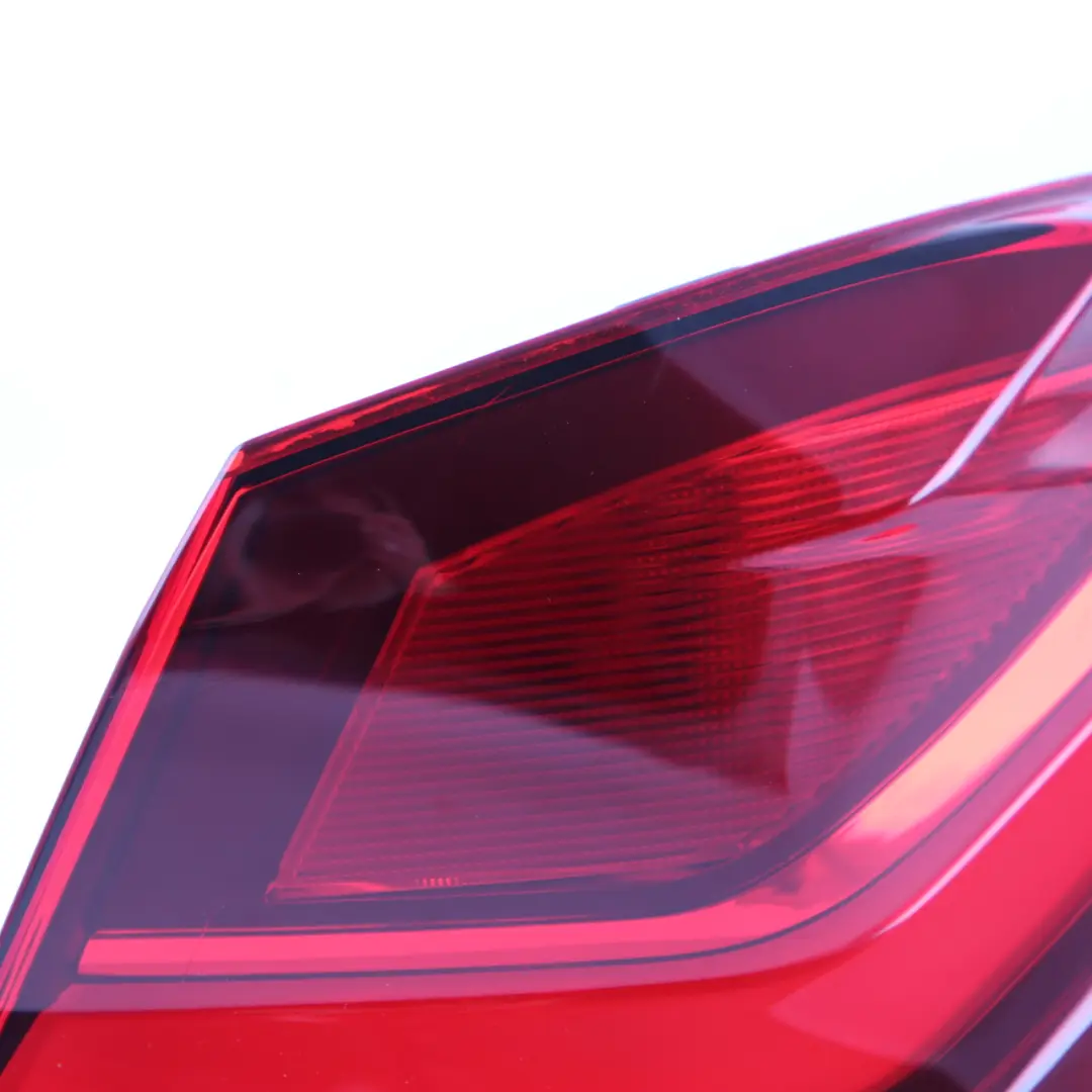 Lámpara Trasera BMW F40 Luz Trasera Panel Lateral Derecho Lado Exterior para con número de pieza 7450644 Lámpara Trasera BMW F40 Luz Trasera Panel Lateral Derecho Lado Exterior - SKU 7450644 - Número de pieza 7450644