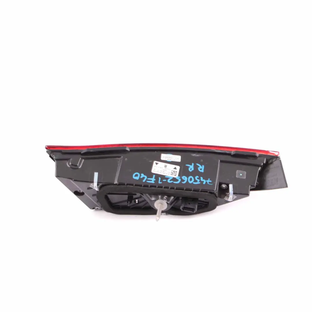 BMW F40 Lampa Tylna Wewnętrzna Klapy Bagażnika Prawy Tył - SKU 7450652 - Numer Części 7450652