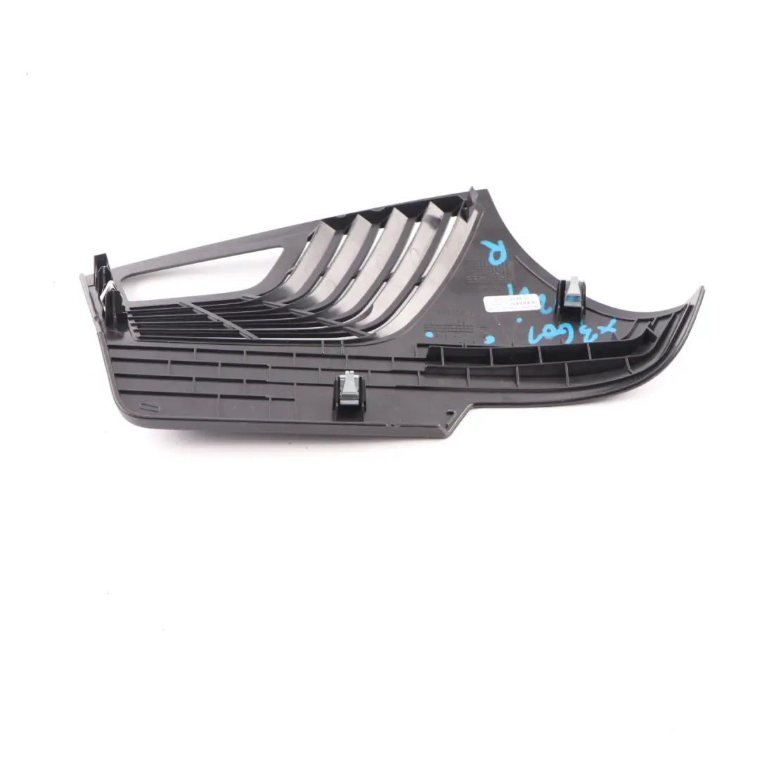 Cinturón Seguridad Trasero Cubierta Derecha Salida Guía Negro 7425826 para BMW X3 G01 con número de pieza 7450972 BMW X3 G01 Cinturón Seguridad Trasero Cubierta Derecha Salida Guía Negro 7425826 - SKU 7450972 - Número de pieza 7450972