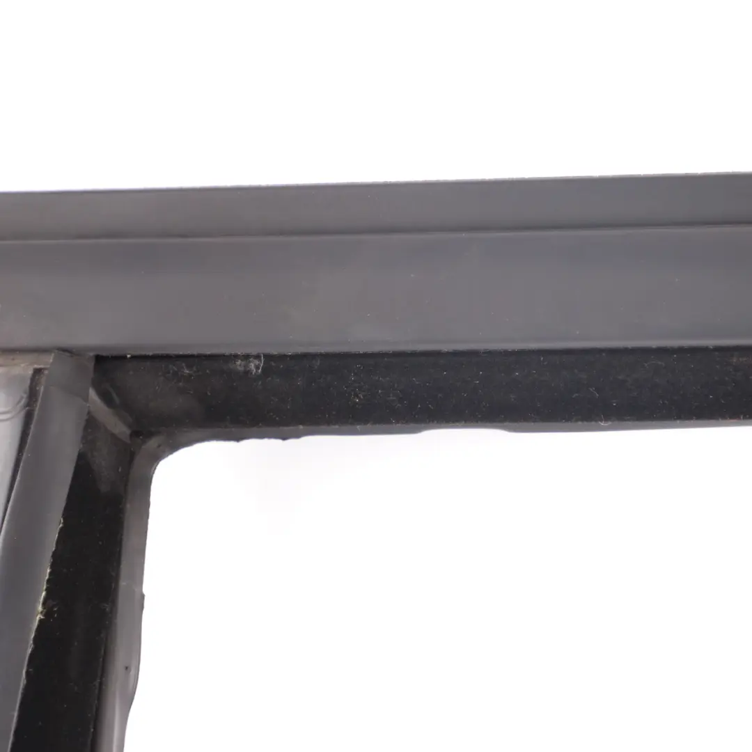 Window Guide Sealing Left Rear Door N/S to BMW F40 with Part number 7452345 BMW F40 Window Guide Sealing Left Rear Door N/S - SKU 7452345 - Part number 7452345