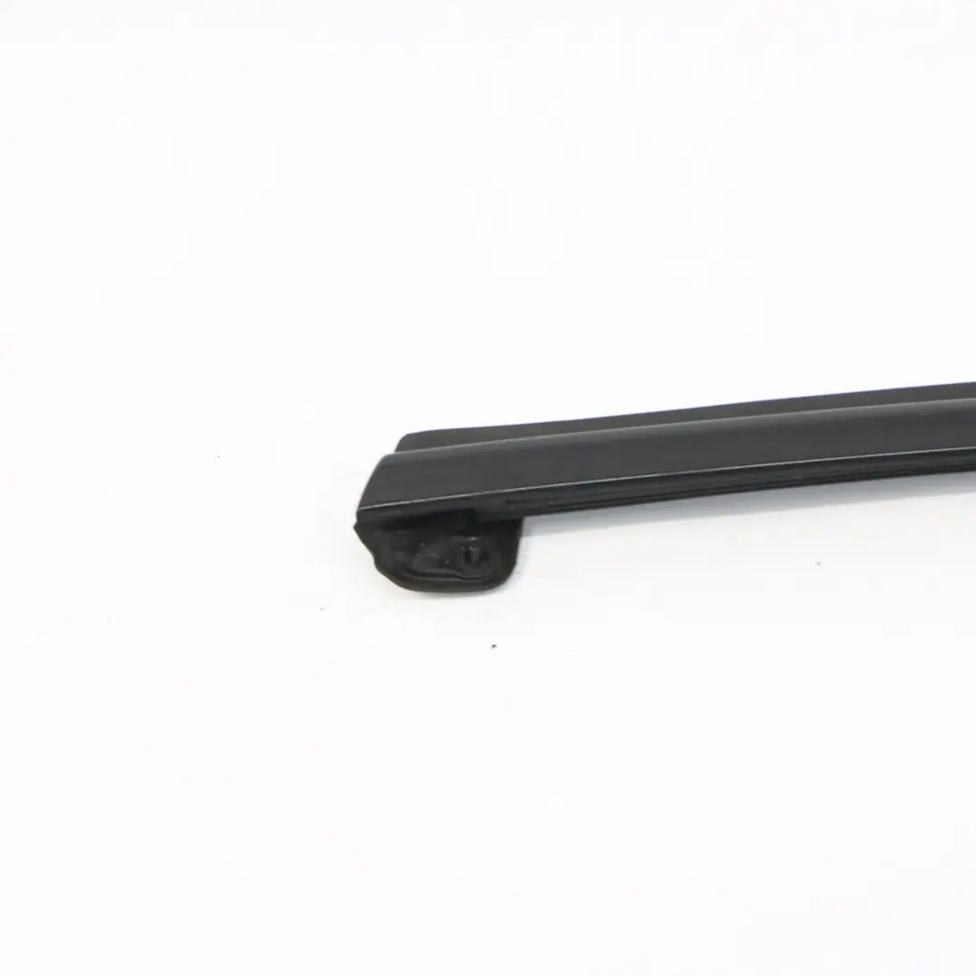 BMW F40 Prowadnica Szyby Drzwi Tylnych Prawych - SKU 7452346 - Numer Części 7452346