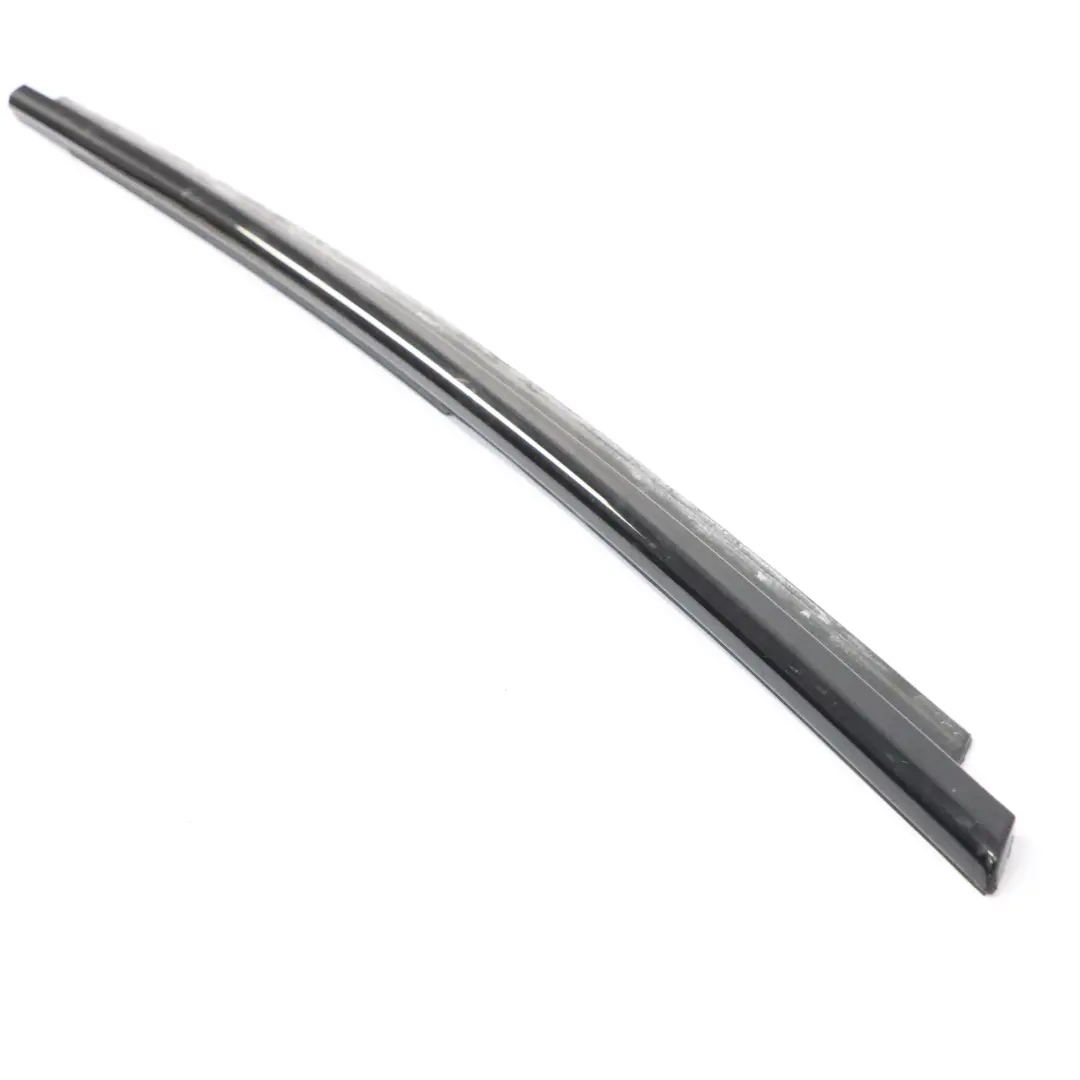 BMW F40 Exterior Puerta Ventana Cubre Moldura Trasera Derecha - SKU 7452358 - Número de pieza 7452358