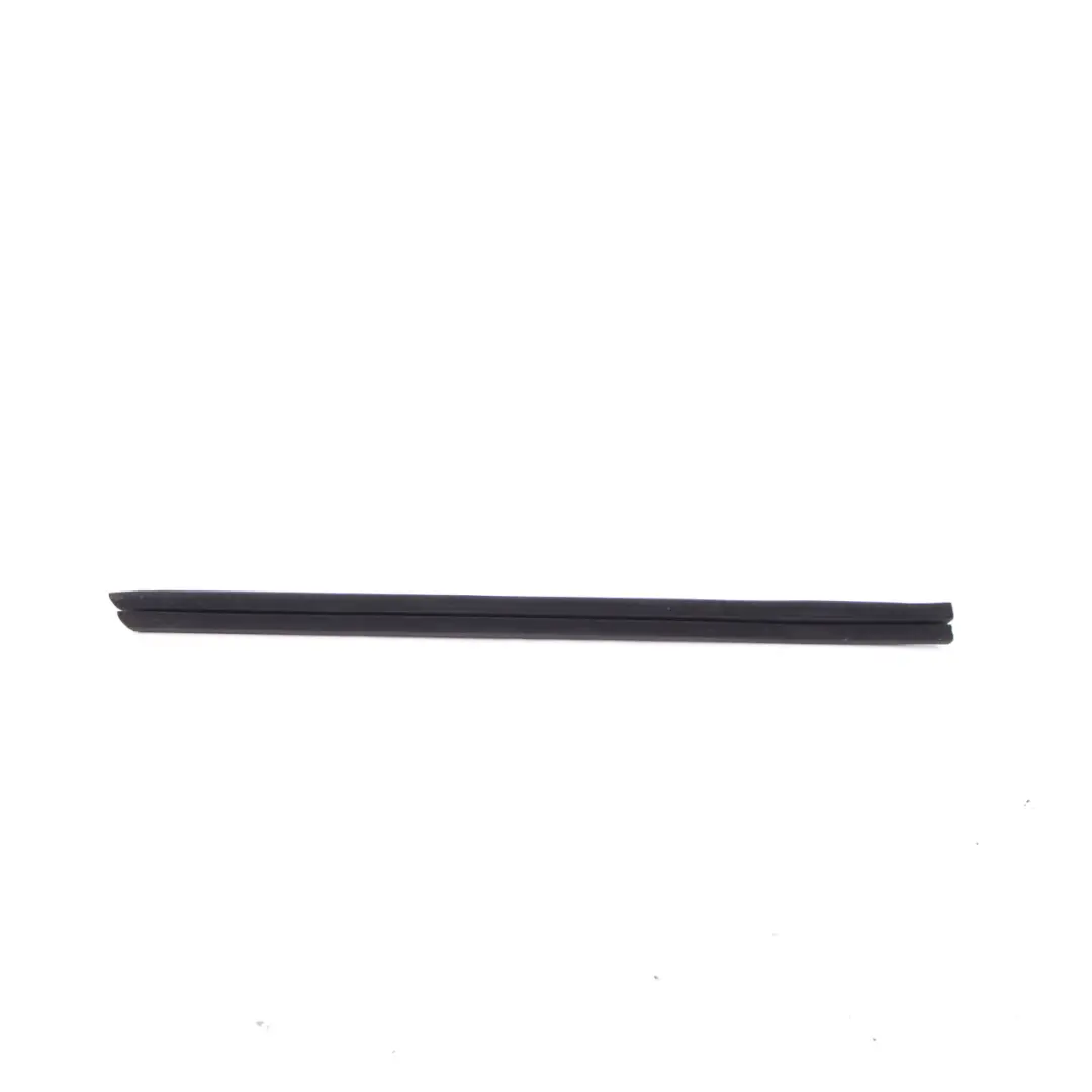 BMW F40 Schachtabdichtung Innen Tür Vorne Links 7452367 - SKU 7452368 - Teilenummer 7452368