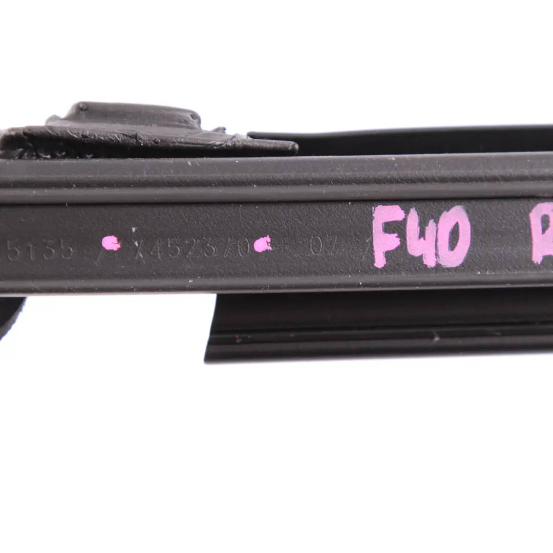 Eje Tapa Trasera Derecha Puerta Embellecedor Sello para BMW F40 con número de pieza 7452370 BMW F40 Eje Tapa Trasera Derecha Puerta Embellecedor Sello - SKU 7452370 - Número de pieza 7452370