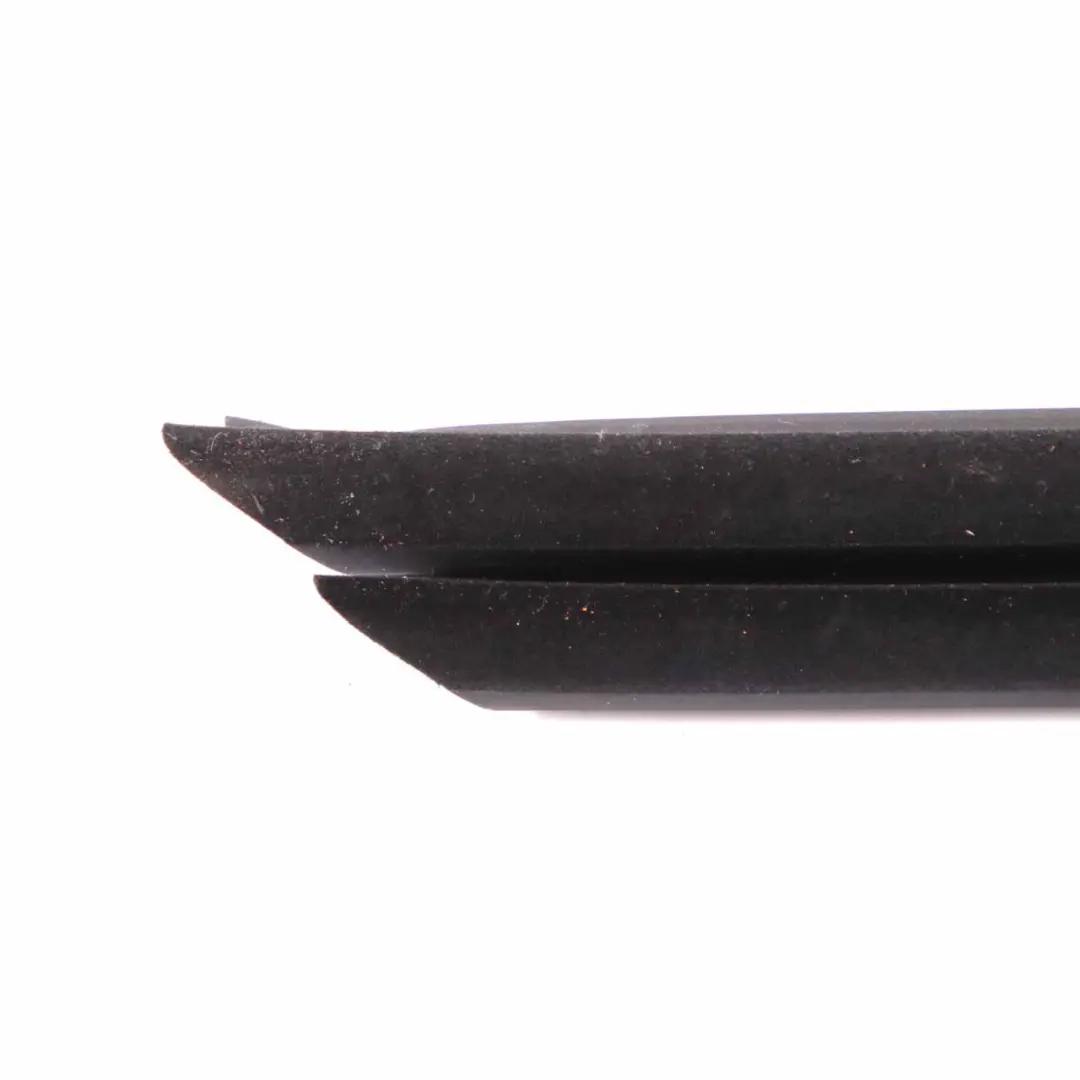 BMW F40 Eje Tapa Trasera Derecha Puerta Embellecedor Sello - SKU 7452370 - Número de pieza 7452370